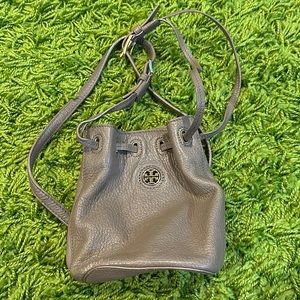 tory burch grey crossbody